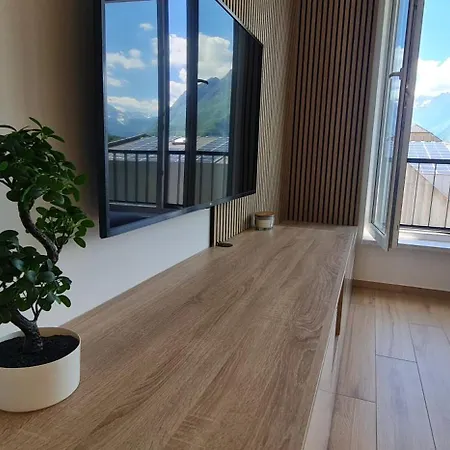 Charming Apartment *